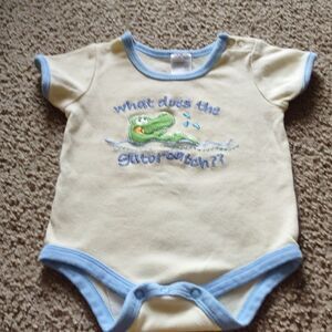 Sunshine Baby 3-6 months yellow blue‎ trim onesie green alligator applique snap
